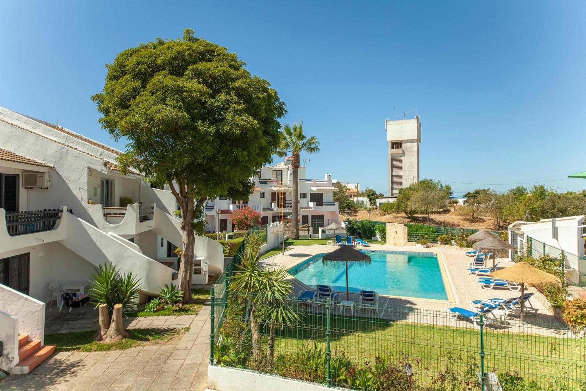 B12 - Pool And Sun Apartment 라고스 외부 사진