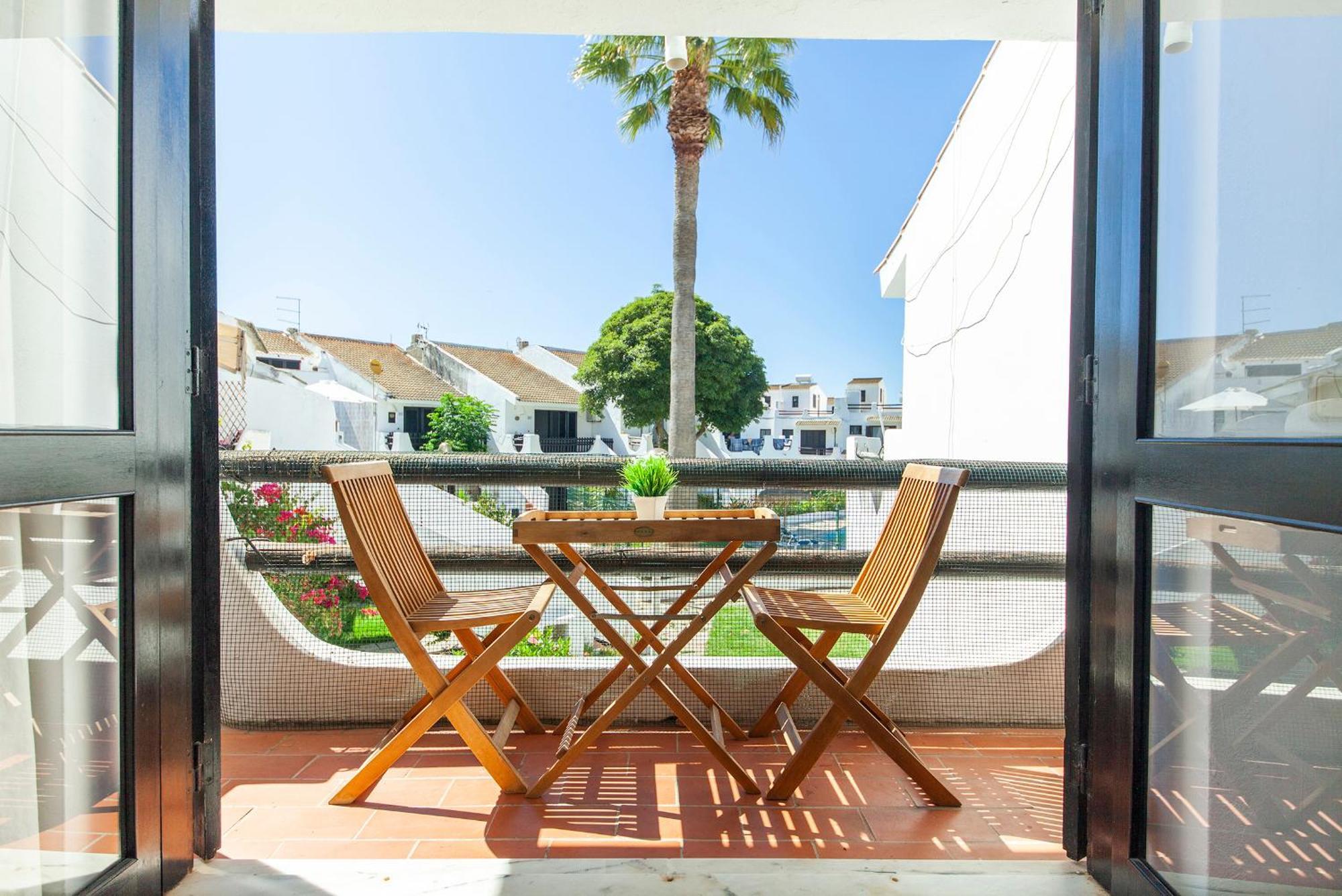 B12 - Pool And Sun Apartment 라고스 외부 사진