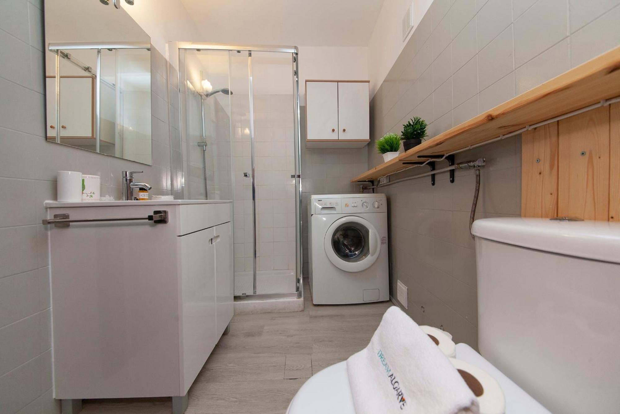 B12 - Pool And Sun Apartment 라고스 외부 사진